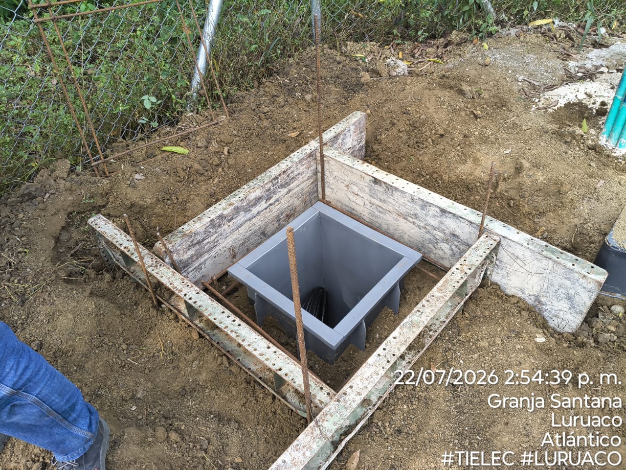 Instalación de caja de inspección de plástico en Luruaco, Atlántico