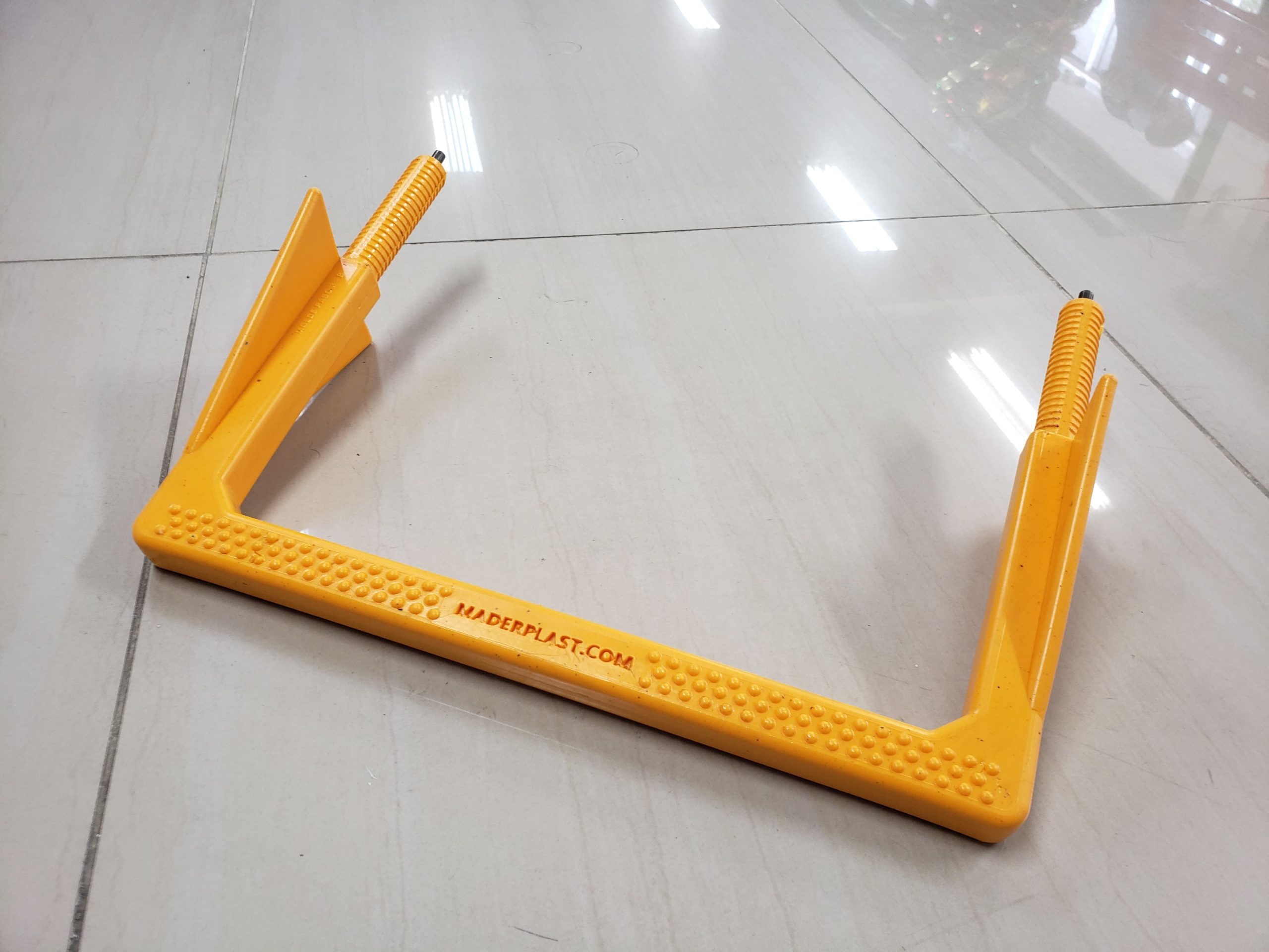 Pasos y Peldaños para Pozos Maderplast