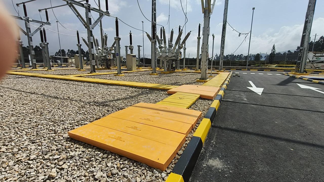 Tapas de plástico para canaletas industriales